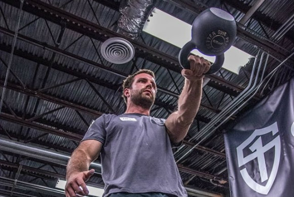 Dokonalý kettlebell swing: Existuje vůbec?