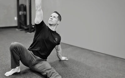 7 tipů na zlepšení striktního tlaku ve stoje s těžkou kettlebell (poučen svými nezdary)